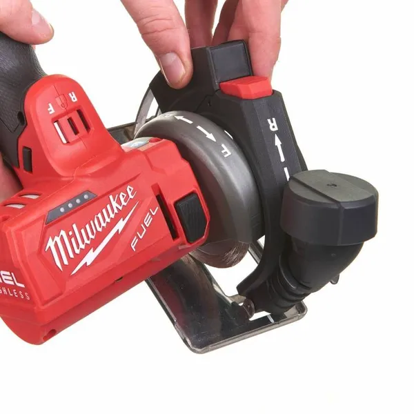Шлифмашина угловая аккумуляторная Milwaukee M12 FCOT-422X 76мм 12В 1x4А·час 1x2А·час ЗП М12-18С 20000об·мин 1.1кг кейс купить онлайн