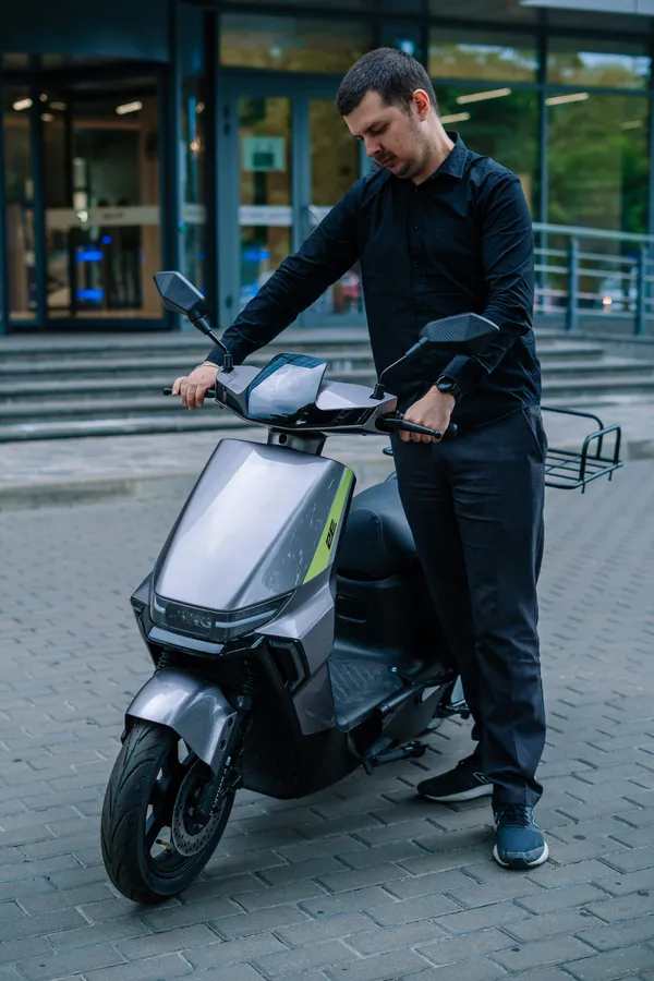 Заказать Электроскутер 2E S70, серый с доставкой