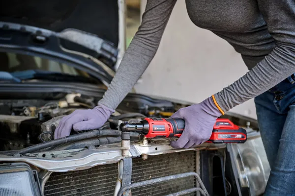 Купити Гайковерт акумуляторний Einhell TE-RW 18/60 Li - Solo 18В 60Нм 260об/хв LED 3/8"-1/2" 0.82кг без АКБ та ЗП зі знижкою