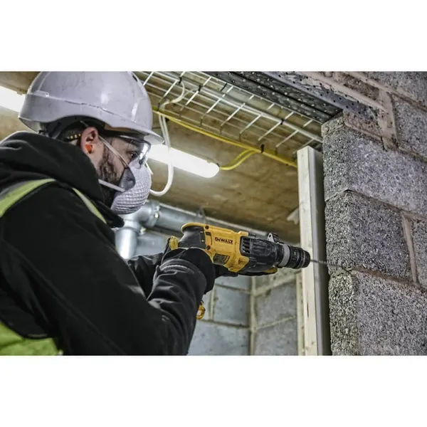 Замовити Перфоратор DeWalt SDS-Plus 800Вт 2.8Дж 0-5540уд/хв 0-1500об·хв 3 режими кейс 3кг з доставкою