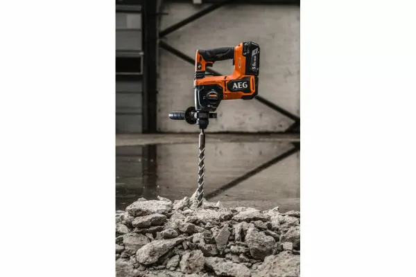 Заказать Перфоратор BBH18BL2-0 AEG, 18В, 0-1500об/мин, 0-5000движений/мин, 30/13/26, 2.5Дж, 3,66кг с доставкой