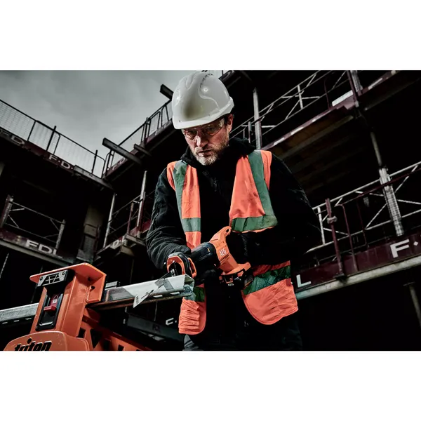 Пила сабельная AEG BUS18C2-0 18В, 0-300х/мин, 28,5мм, 255мм/20мм, 2,3кг цена в Украине