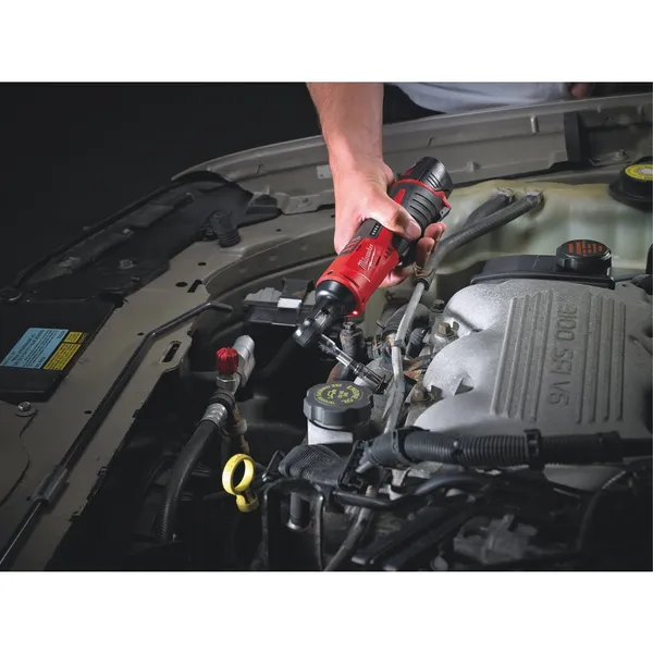 Купить Гайкокрут кутовий акумуляторний 3/8" MILWAUKEE, M12 IR-201B, 47Нм, (+ заряд.пристрій, 1 акум.Х 2Аг, сумка для інструментів) со скидкой