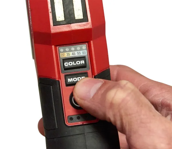 Акумуляторний ліхтар для підбору кольору MILWAUKEE M12 CML-401 відгуки