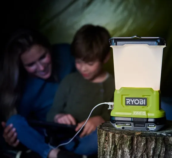 Ліхтар кемпінговий акумуляторний Ryobi ONE+ RLL18-0, 850лм, USB для заряджання пристроїв, 3 функції освітлення (без АКБ та ЗП) купити в Україні