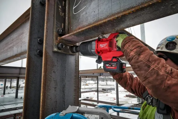 Гайкокрут акумуляторний 1" MILWAUKEE, M18 ONEFHIWF1DS-0C, 2711Нм (кейс) отзывы