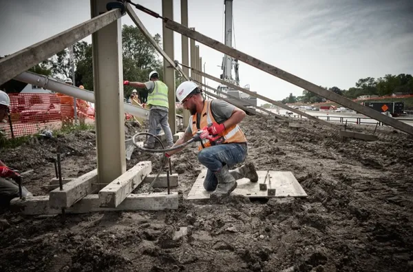 Купить Акумуляторний вібратор для бетону M18 FCVN24-0 (2,4м) (каркас)