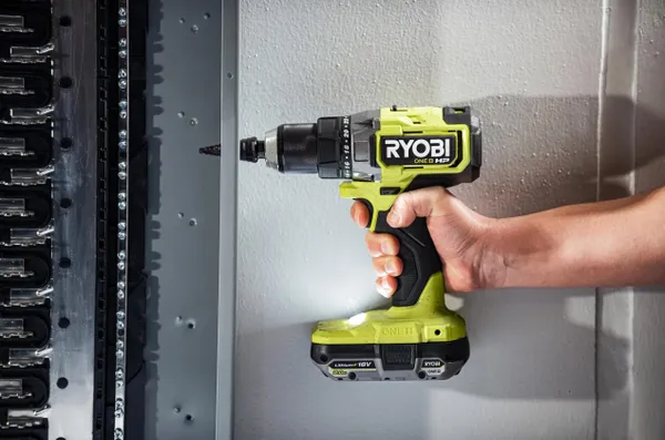 Набор аккумуляторов Ryobi ONE+ RB18242X 18В 1х2А·ч 1х4А·ч цена в Украине