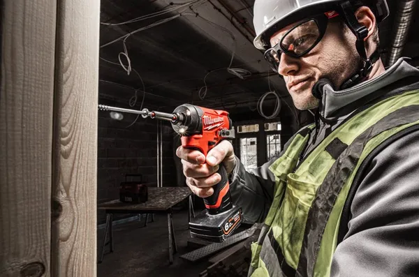 Купити Винтоверт акумуляторнй M12 FID2-202X (170Нм) (+2 акумулятори, зарядний пристрій, HD кейс)