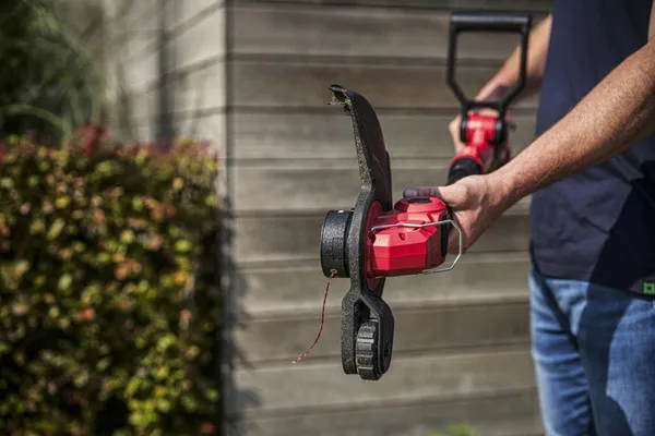 Заказать Тример садовий акумуляторний SKIL 0241 CA 20В ліска 30см 1х2.5А·год 2.3кг с доставкой