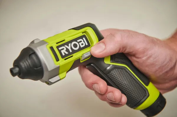 Отвертка аккумуляторная Ryobi RSD4-120T (АКБ+ЗУ) купить в Украине