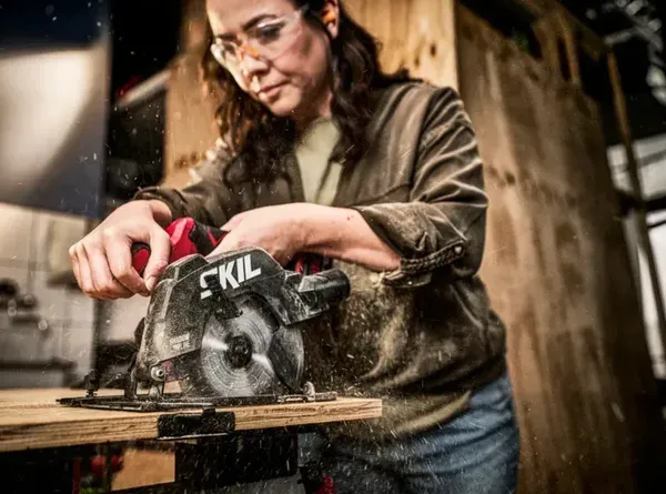 Пила дискова акумуляторна SKIL 3551 CA 20В безщіткова 165х16мм 2.4кг без АКБ та ЗП с доставкой