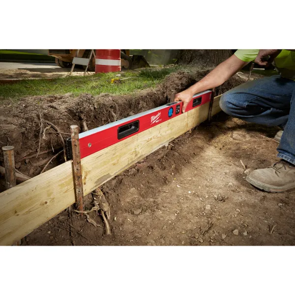 Рівень цифровий акумуляторний MILWAUKEE, L4 REDSTICK, 120см купити в Україні