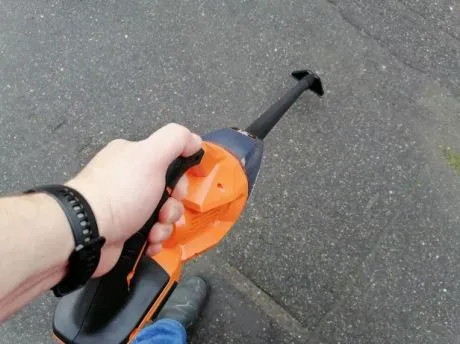 Пылесос ручной акум. BHSS18С-0 AEG, 18В, 0,67л, 1132л/мин, 1,5кг купить в Украине