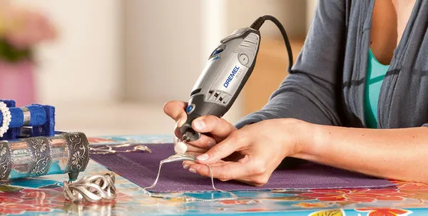 Шлифмашина шлифовально-гравировочная Dremel 3000-1/25, 130Вт, 10000-33000об/мин, 25 насадок, 0.55кг заказать