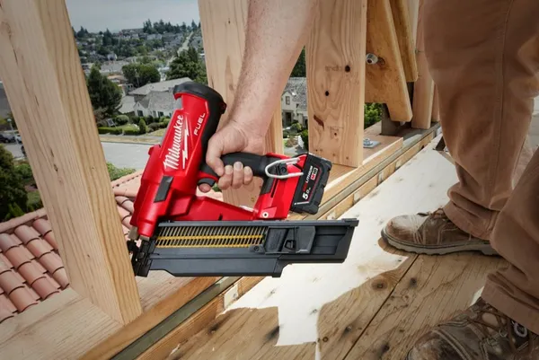 Купить Акумуляторний забивач цвяхів M18 FFN21-0C MILWAUKEE, HD кейс