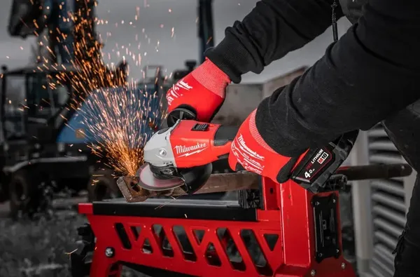 Шлифмашина угловая аккумуляторная Milwaukee M18 BLSAG125X-0 125мм 18В 11000об·мин 2.4кг кейс без АКБ и ЗП отзывы