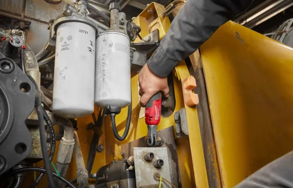 Замовити Акумуляторна тріскачка Milwaukee M12 FUEL FHIR38-0 ( 47 Нм) 4933478172 з доставкою