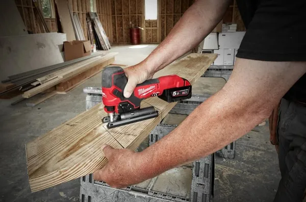 Пила лобзикова акумуляторна безщіткова MILWAUKEE M18 FBJS-0X (каркас+HD кейс) заказать