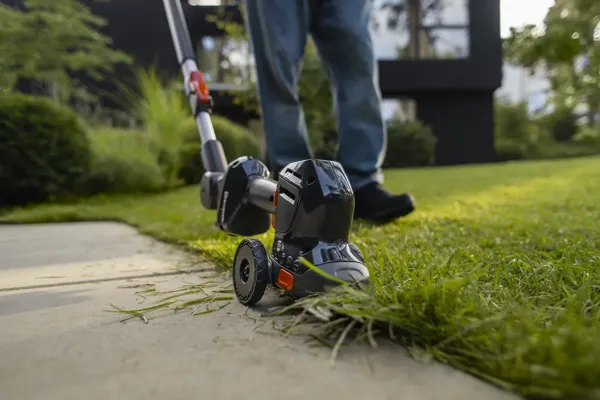 Купити Набір Husqvarna: Гілкоріз Aspire PE5-P4A+штанга KIT (АКБ+ЗП) + Ножиці Aspire S20-P4A+штанга KIT (АКБ+ЗП)+Рейка до системи зберігання