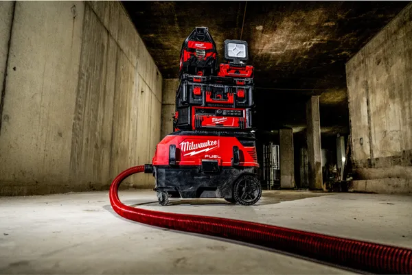 Пилосос-гибрид акумуляторний/мережевий PACKOUT MILWAUKEE M18/220 ONEF2VC34M-0 AC/DC 34л M-класс відгуки