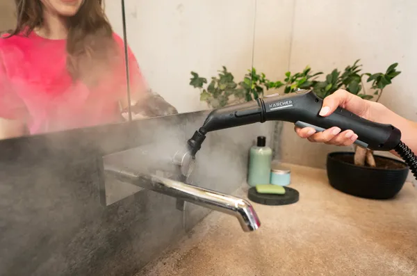 Заказать Пароочиститель Karcher SC 4 Deluxe, 2200Вт, 1300мл, 4Бар, белый с доставкой
