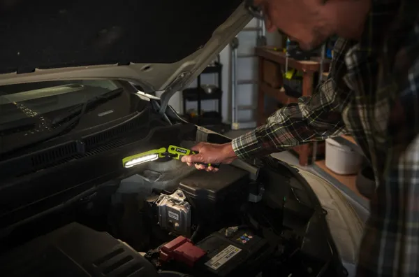 Купити Ліхтар інспекційний акумуляторний Ryobi USB Lithium RLI4-120G, 4В, 2А·год, 650лм, 3 функції освітлення, магніт, затискач