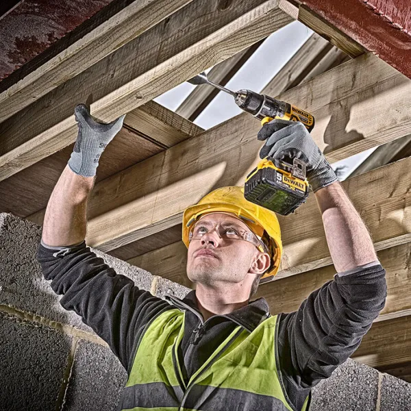 Дрель-шуруповерт ударная DeWalt бесщеточная XR Li-Ion 18В 70Нм 550-2000об/мин патрон 13мм кейс 1.2кг без АКБ и ЗП отзывы