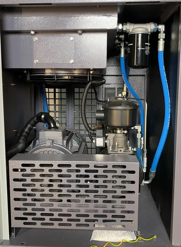 Купити Гвинтовий компресор Mast LZN-8 COMBO inverter (осушувач + ресивер 300 л, двигун на постійних магнітах) зі знижкою