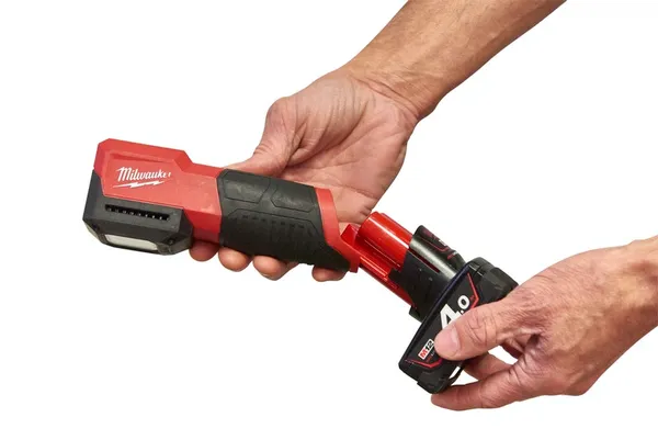 Акумуляторний ліхтар для підбору кольору MILWAUKEE M12 CML-401 купити в Україні