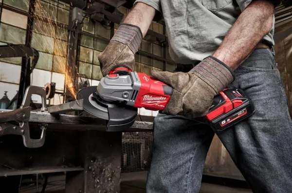 Замовити Шліфмашина кутова акумуляторна MILWAUKEE, M18 FHSAG125XB-552X, діаметр 125 мм (+ заряд.пристрій, 2 а з доставкою