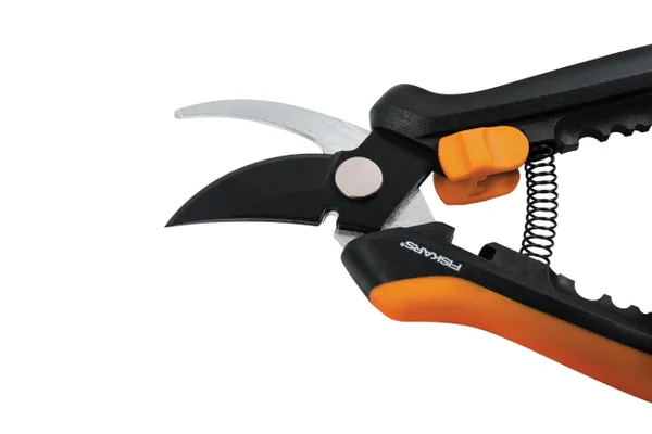 Купити Ножиці для обрізки квітів Fiskars Solid SP14