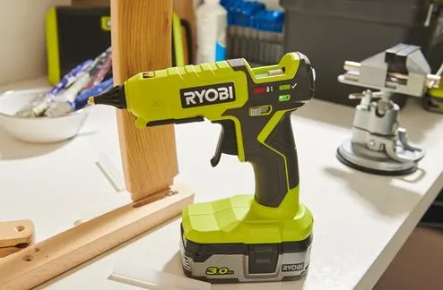 Заказать Пистолет клеевой Ryobi ONE+ RGL18-0 18В стержни 11/12мм 200/130° без АКБ и ЗУ с доставкой