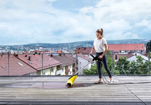 Купити Щіткова машина Karcher PCL 4 patio cleaner, 600Вт, щітка 30см, подача води