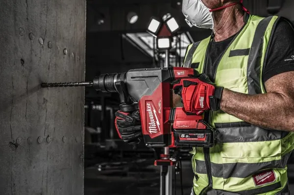 Акумуляторний SDS-Plus перфоратор M18 ONE FHPX-0X FUEL (+ бічна рукоятка, індикатор глибини, мастило, суцільнометалевий патрон F ціна в Україні