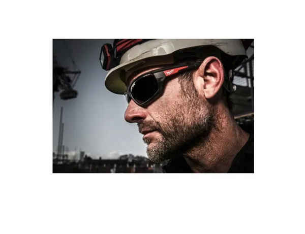 Заказать Окуляри захисні PERFORMANCE MILWAUKEE з покриттям AS/AF (затемнені) с доставкой