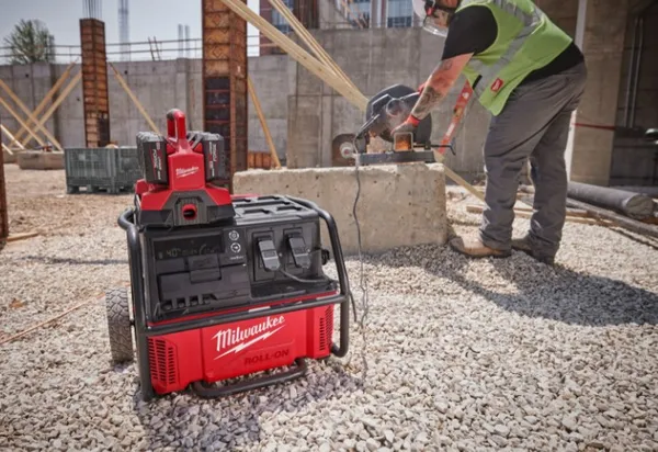 Інвертор напруги акумуляторний MILWAUKEE IRPSUOP2500 заказать