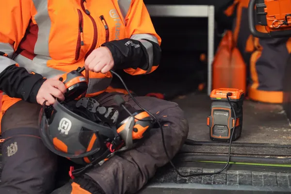 Купити Зарядний пристрій (USB адаптер на акумулятор) Husqvarna 40-USB150X