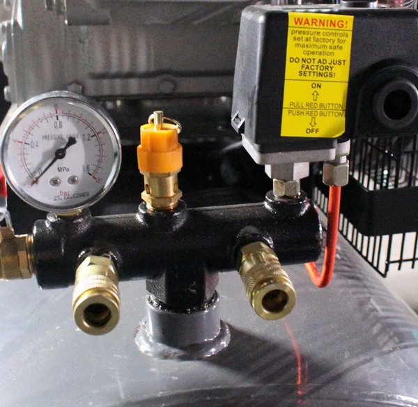 Замовити Поршневий компресор MAST 2105/500L 400V 12.5BAR з доставкою