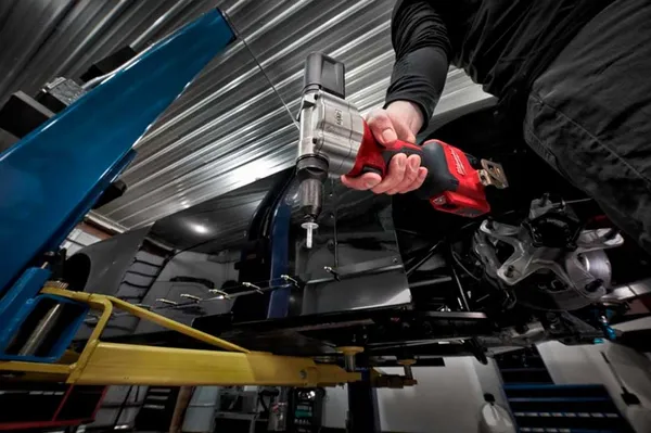 Заклепочник аккумуляторный Milwaukee M12 BPRT-201X 12В АКБ 1x2А·час ЗП C12C 2.4мм 3.2мм 4.0мм 4.8мм 2.1кг кейс отзывы