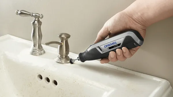 Шлифмашина шлифовально-гравировочная аккумуляторная Dremel 7760-15, 3.6В 1х2Ач, 8000-25000об/мин, 15 насадок, 19,5см, ЗП USB, 0.27кг заказать