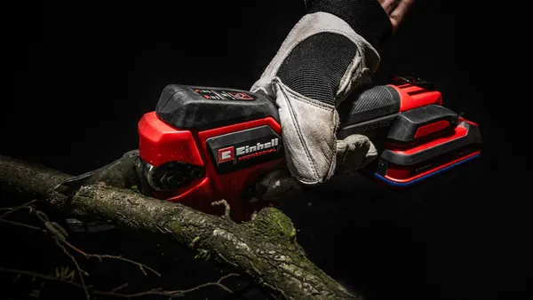 Секатор аккумуляторный Einhell GP-LS 18/28 Li BL - Solo, PXC, 18В, бесщеточный, толщ. 28/14 мм, сталь SK5, 0.82 кг (без АКБ и ЗУ) цена в Украине