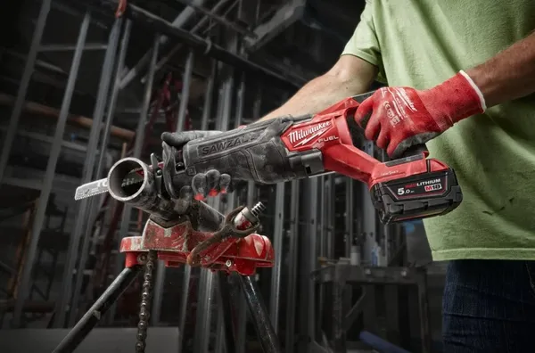 Купить Пила шабельна акумуляторна MILWAUKEE, M18 ONEFSZ-0X (+ полотно, HD кейс)