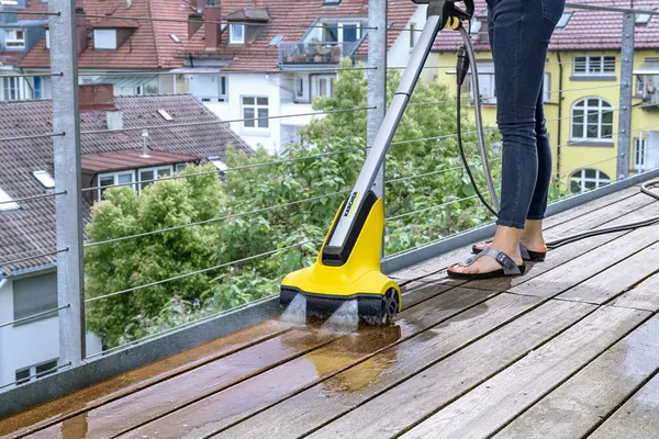 Щіткова машина Karcher PCL 4 patio cleaner, 600Вт, щітка 30см, подача води ціна в Україні