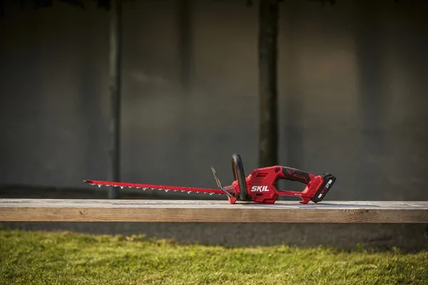 Кущоріз акумуляторний SKIL 0438 CA безщітковий 20В акб 1х2.5А·год 45см крок різу 20мм 1.9кг купить в Украине