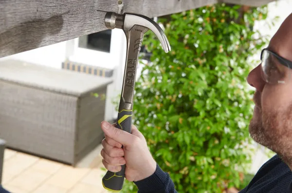 Купити Молоток столярний Ryobi RHHSCC560 560г магнітний утримувач руків'я скловолокно зі знижкою