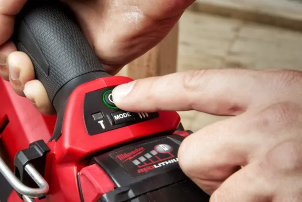 Заказать Акумуляторний забивач цвяхів M18 FFN21-0C MILWAUKEE, HD кейс с доставкой