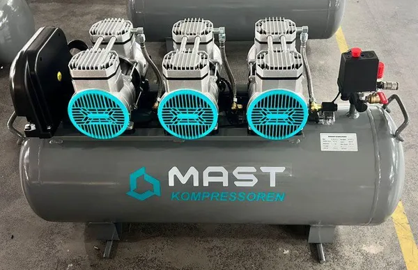 Безмасляний поршневий компресор Mast MOF1680/3x1500-120L купити в Україні