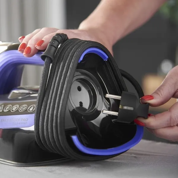 Утюг Russell Hobbs Easy Store Pro, 2400Вт, 320мл, паровой удар -200гр, постоянный пар - 50гр, смотка шнура, керам. подошва, черно-синий отзывы