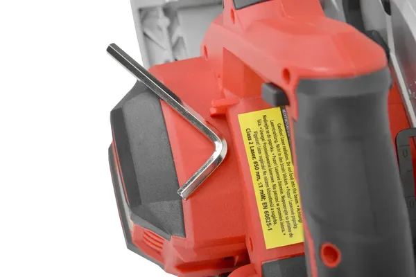 Циркулярная пила аккумуляторная HECHT 1670 купить онлайн